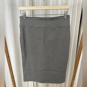 Classic Houndstooth Pencil Skirt | Stretch Knit Workwear Chic | Size S
